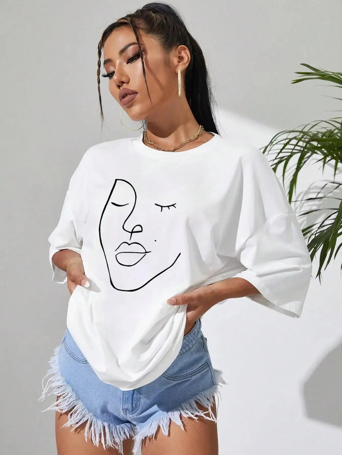 Abstract Woman Face Tee Handmade Hand-knitted Hand-woven