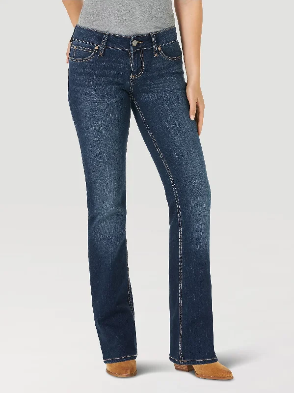 Wrangler® Women's "Retro Mae" Jeans - HT Wash Chic Vintage-Inspired Denim Jeans